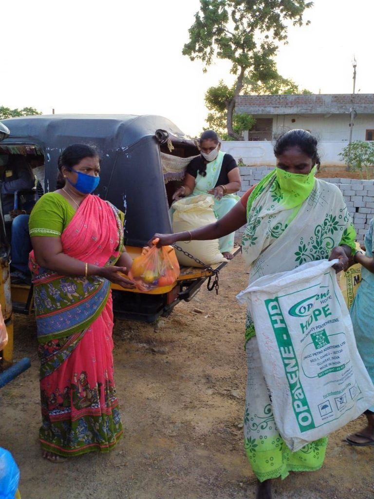 kanchikacharla villagers distributed groceries to migrant workers